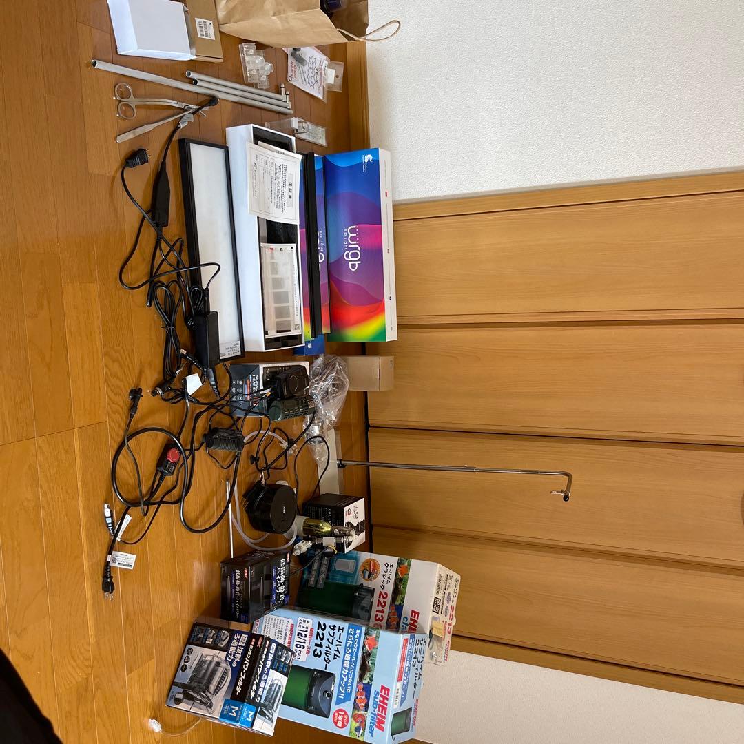 早い者勝ち！！アクリル水槽用パーツと照明器具セット