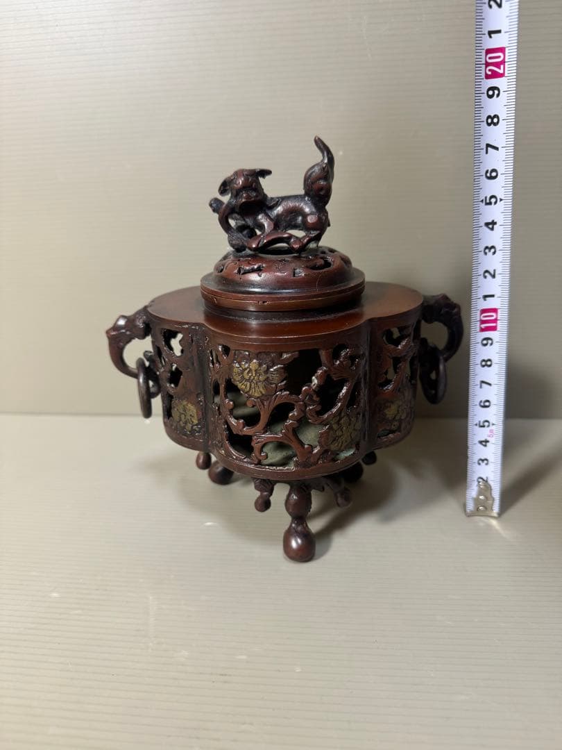 2212 骨董　大明宣徳年製銘　木瓜型　透かし文獅子摘み　香炉　時代物