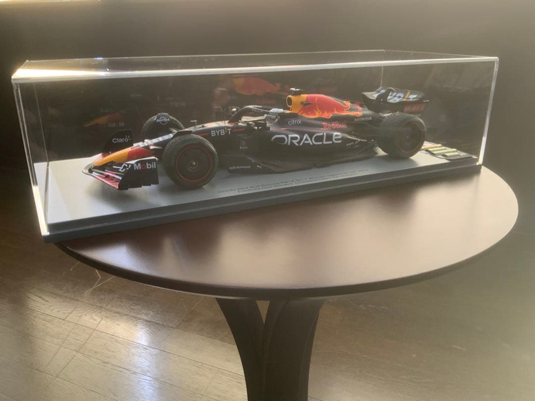 1/18スパークSPARKレッドブルRB18 日本GP仕様フェルスタッペン