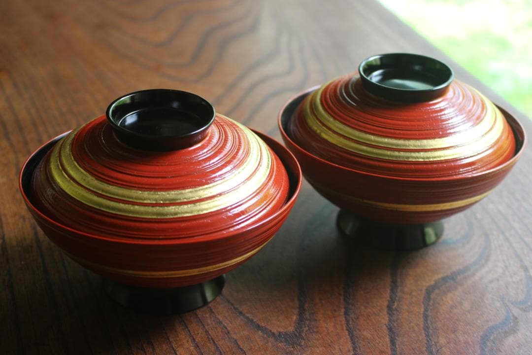 時代逸品！極上糸目朱漆に優美な松葉蒔絵の映えるお椀2点（検輪島塗蒔絵椀雑煮椀