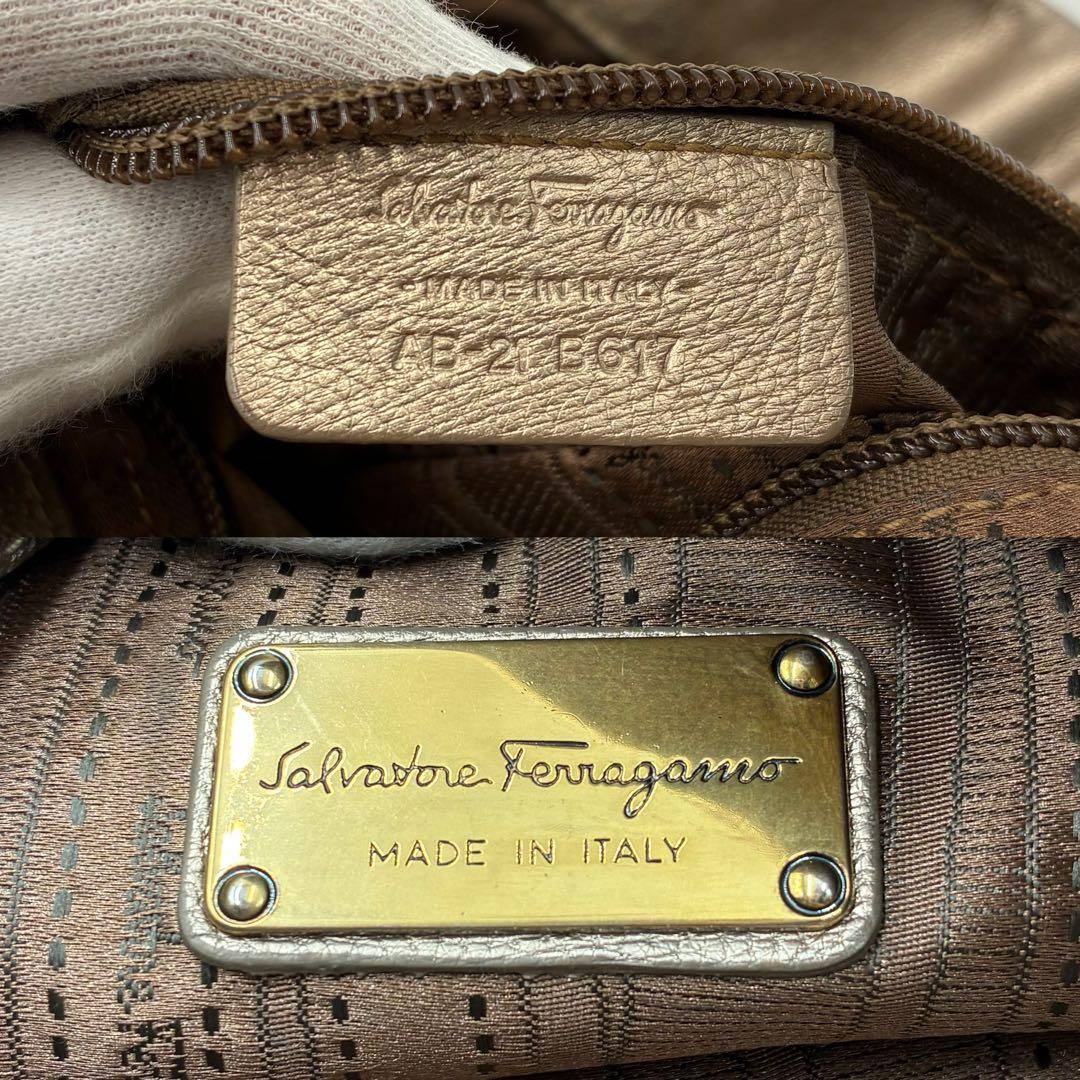 極美品 フェラガモ 2way ヴァラ ショルダーバッグ レザー ゴールド系