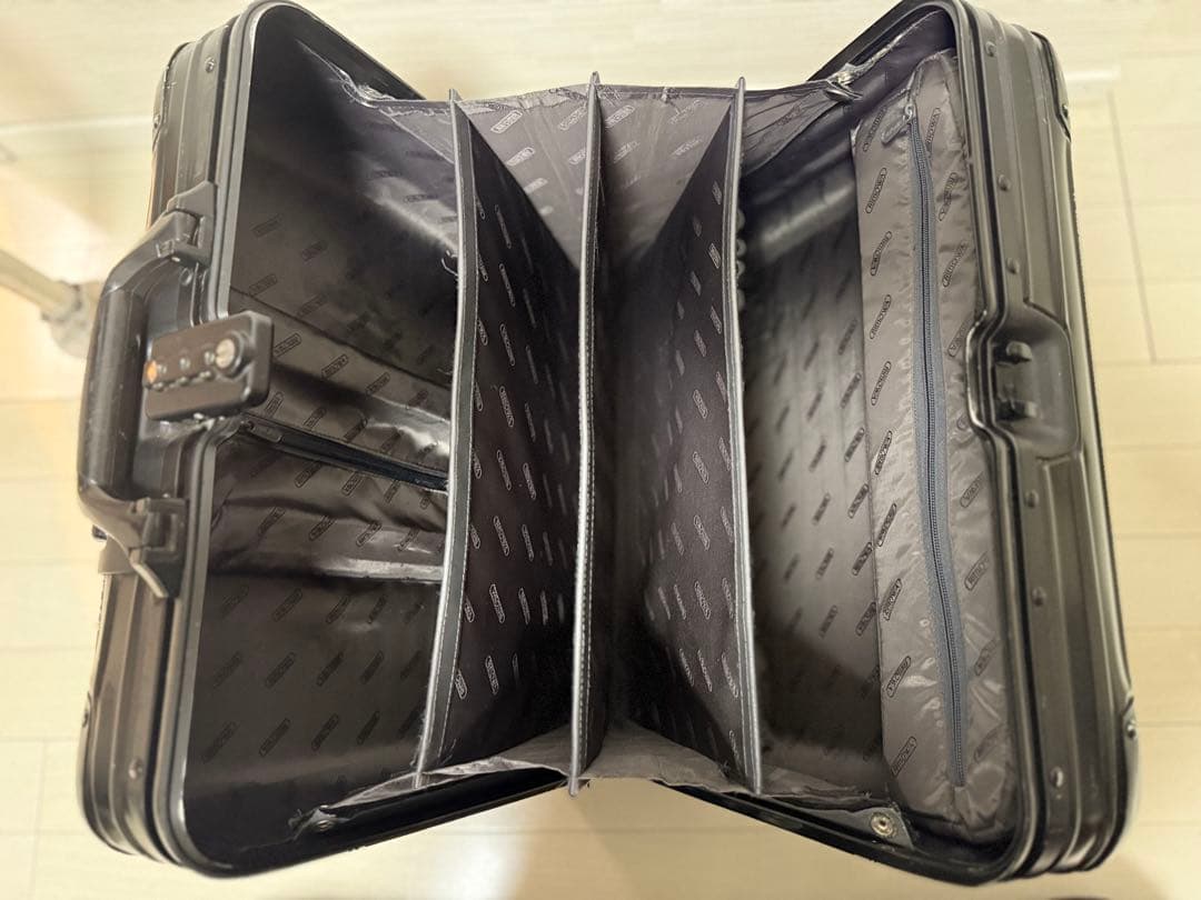 RIMOWA 986.67 トパーズ 旧モデル 黒アルミ 26L 4輪
