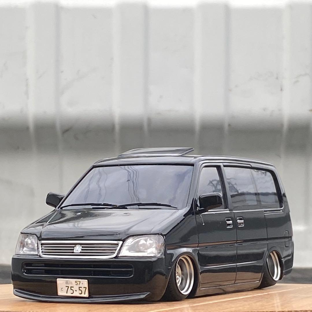 プラモデル完成品　フジミ1/24 ステップワゴン　カスタム