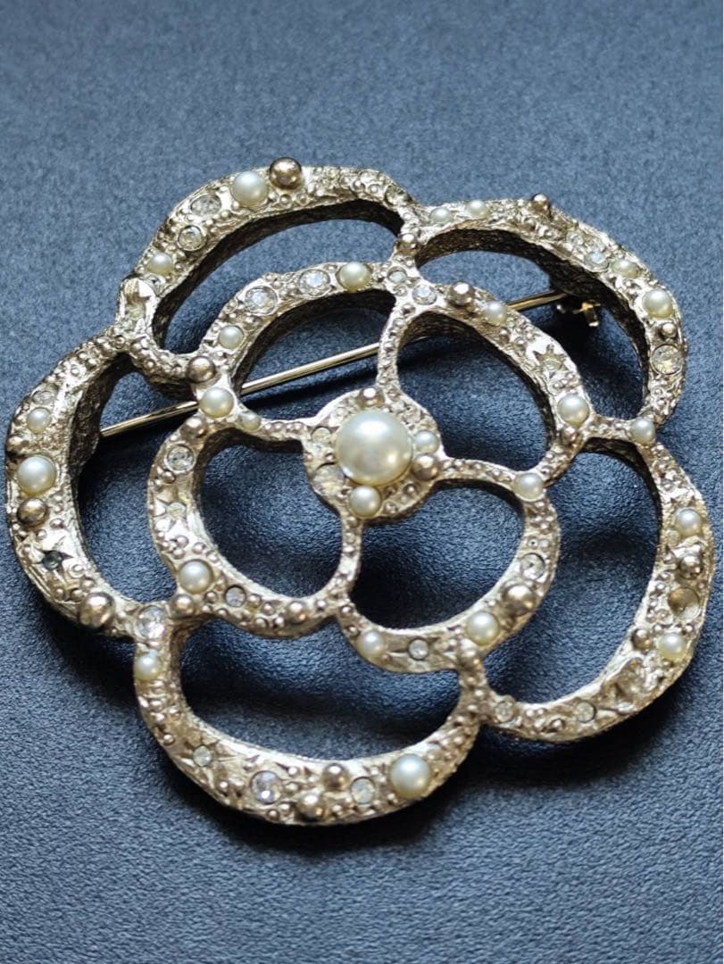 値下げ!美品！CHANEL パールカメリアブローチ