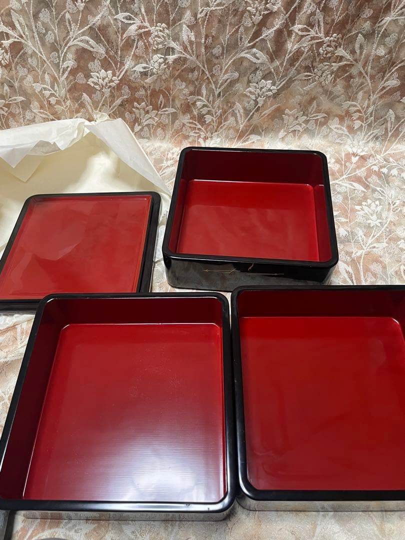 会津塗 三段重箱 天然木 うるし塗 草花蒔絵 黒塗り 漆器 正月 おせち 共箱付