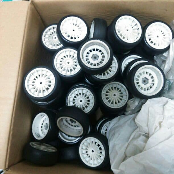 京商、ソレックス 1/10用GPゴムタイヤ一式