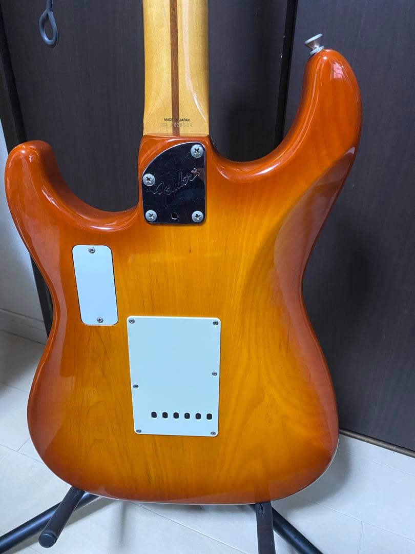 FENDER Japan STR-85 Jシリアル