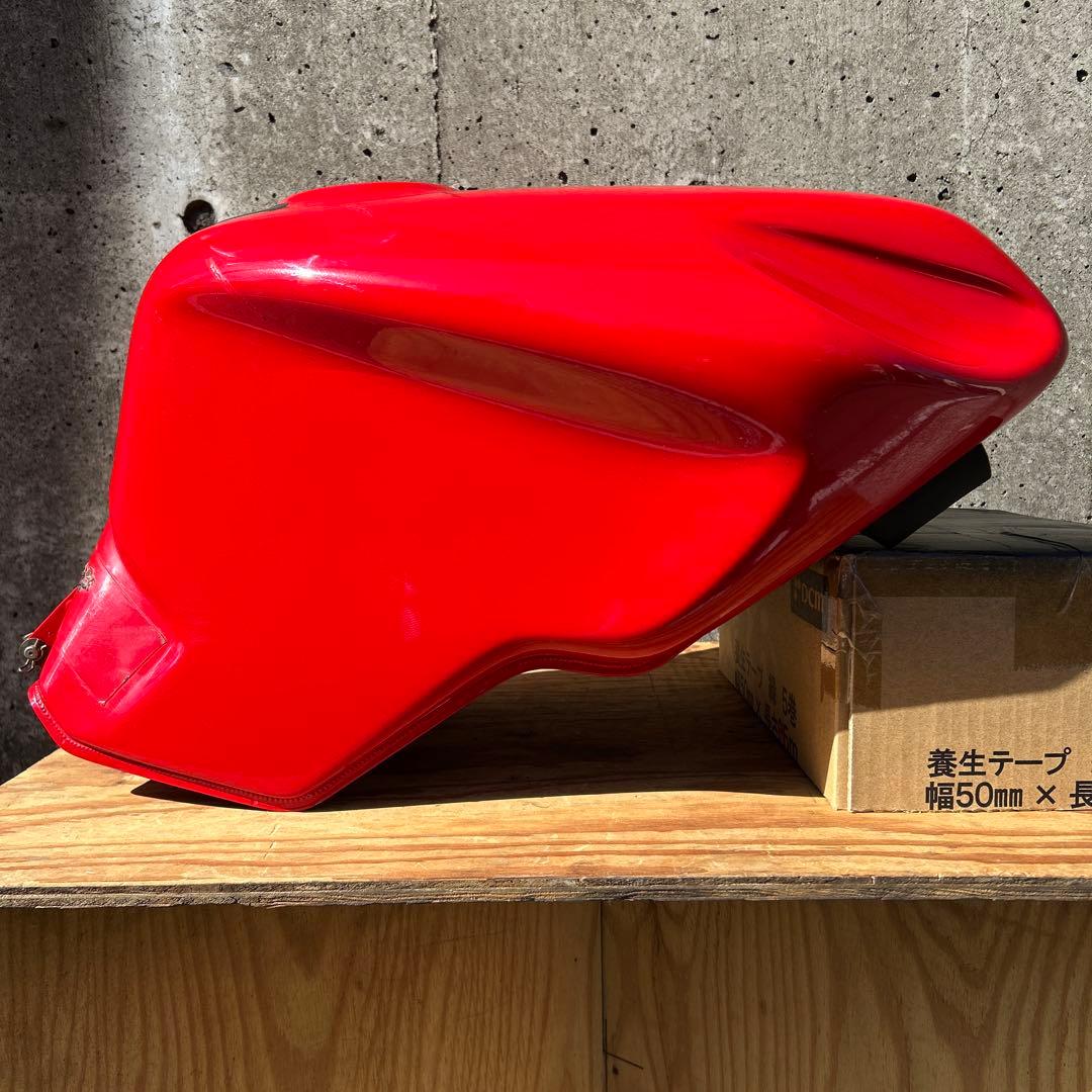 k*y様 ドゥカティ ST2 ガソリンタンク