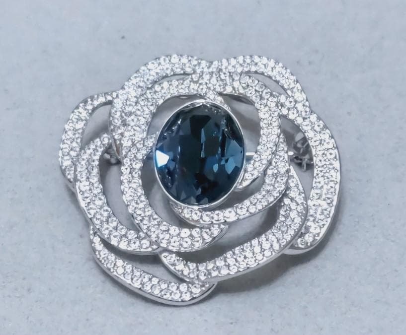 スワロフスキーBarret　ブローチ ブルー　ロジウムプレート　箱付　40936