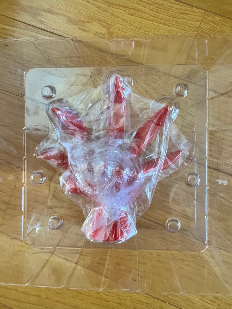 海洋堂　岡本太郎　『呼ぶ-赤い手』 1981年　大日本住友製薬