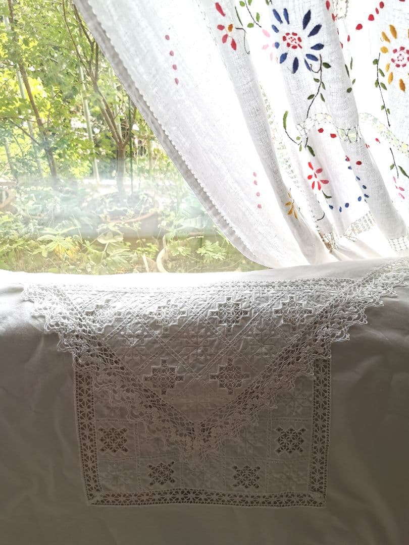 アンティーク 北欧ハーダンガー刺繍＆クロシェレース リネンクロス スノーフレーク