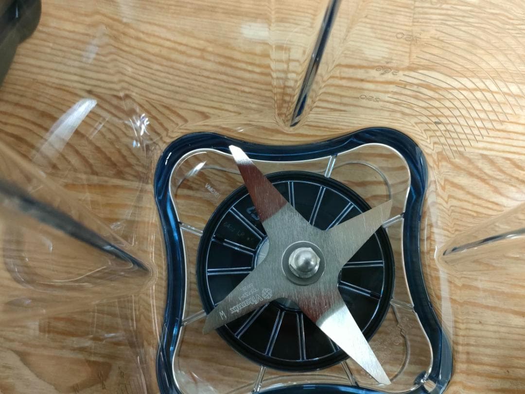 【美品】バイタミックスE320　軽量カップ付き　1591