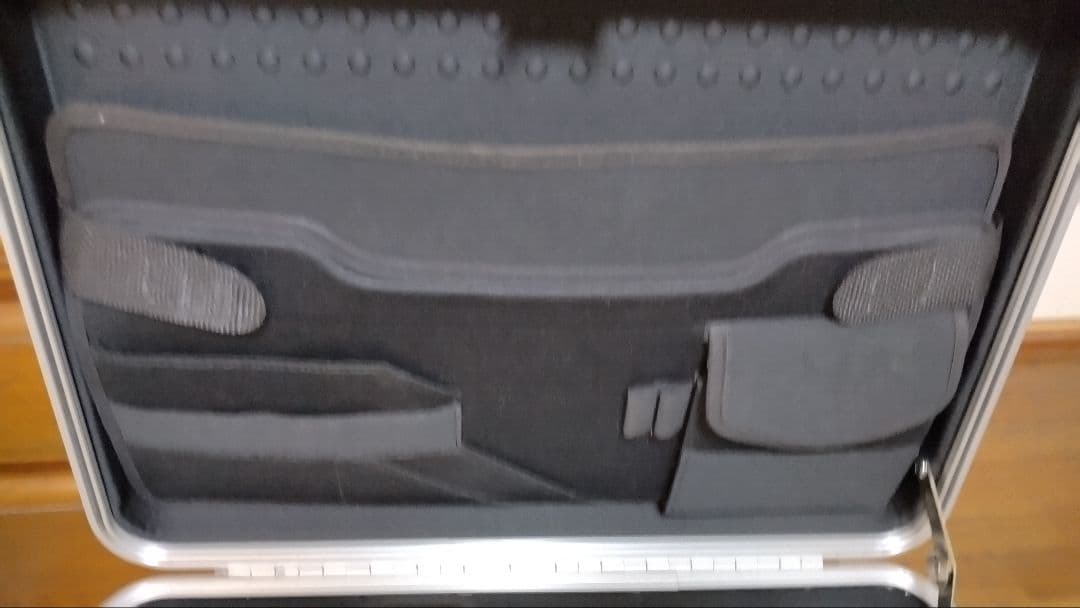 k*t様 ZEROHALLI ゼロハリバートン アタッシュケース付属品有り