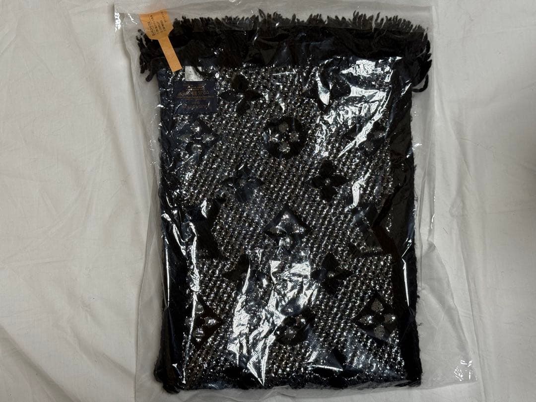 がっつけ。【おまけ付き】ルイヴィトン マフラー