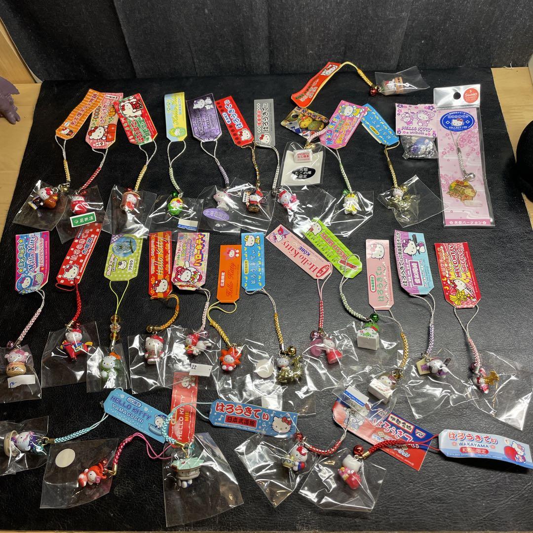Sanrio ご当地キティ　計30個　根付け まとめ売り　ストラップ
