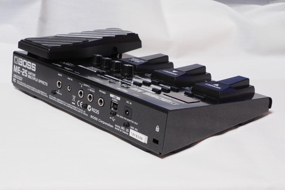 BOSS ME-25（マルチエフェクター）