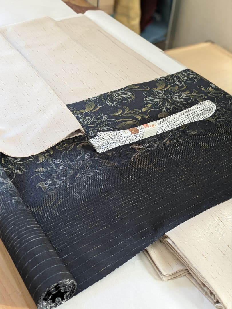 サ*ー様 正絹縦節ぜんまい紬小紋