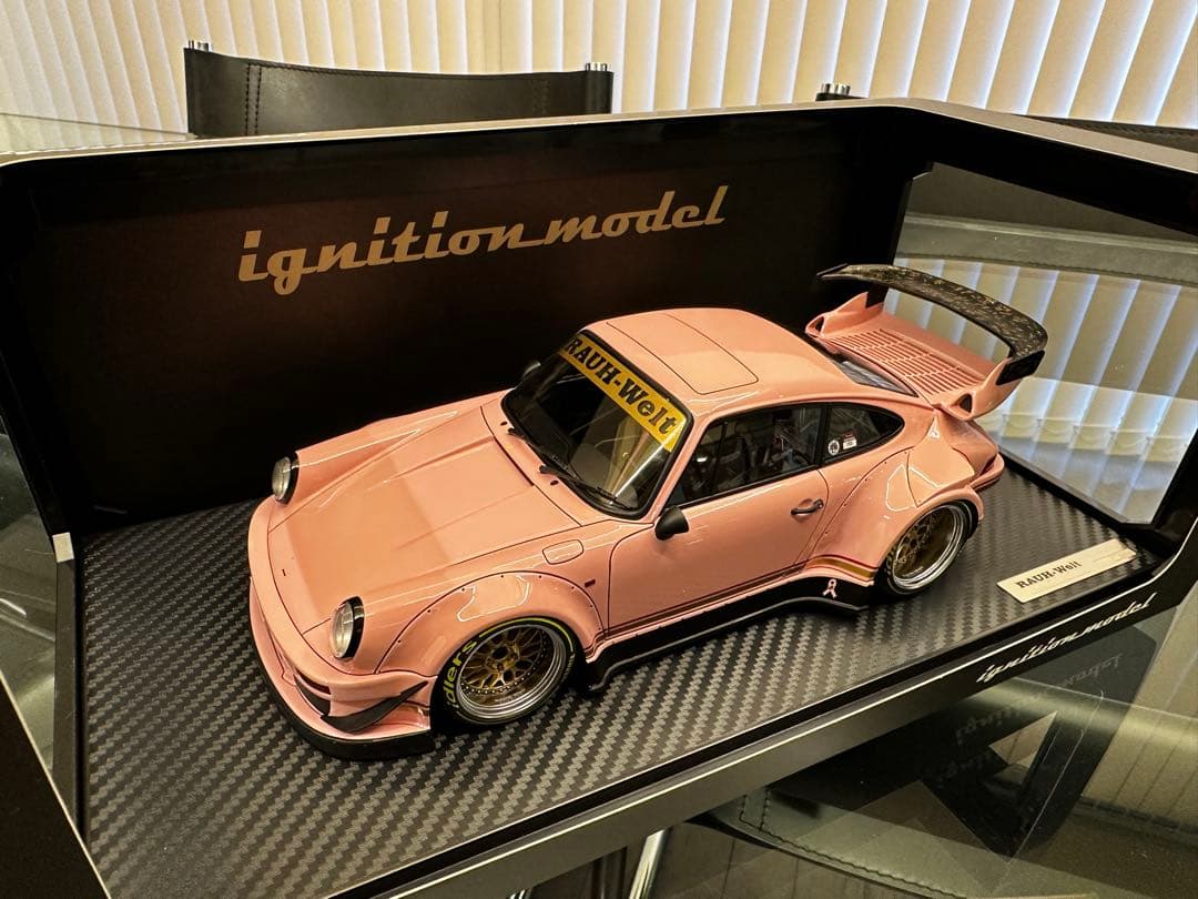 RWB930 Ignition Model 1/18 ピンク