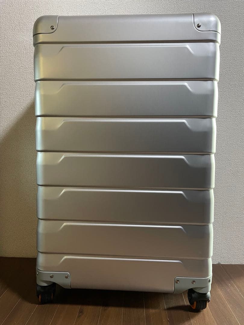 スーツケース アルミ・マグネシウム合金ボディ
