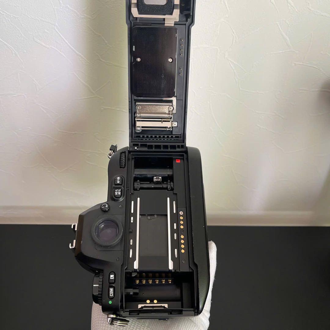 Nikon F100 フィルムカメラ本体と SIGMA 28-70mm Dレンズ