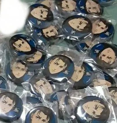 カラ鉄コラボ進撃の巨人缶バッジセット
