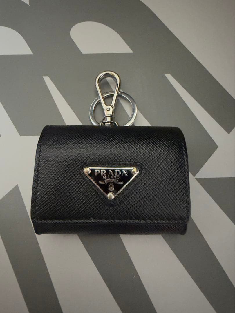 PRADA airpods pro ケース サフィアーノレザー