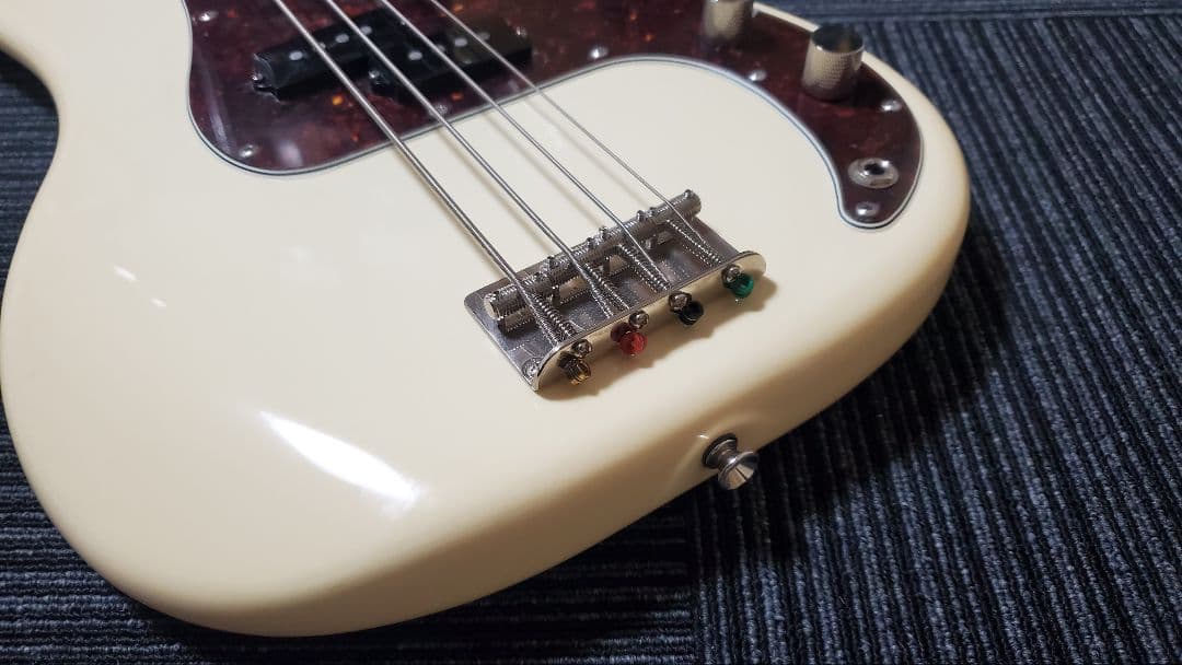 ベース Squier classic vibe '60s precision bass