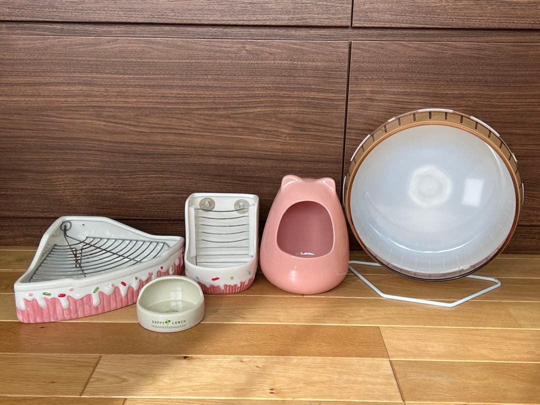 【チンチラ・ウサギ】チンチラ壺・牧草入れ・トイレなど【小物5点セット】