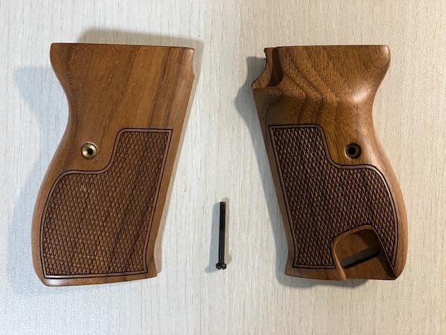 アルタモント社　ワルサーP38　木製グリップ