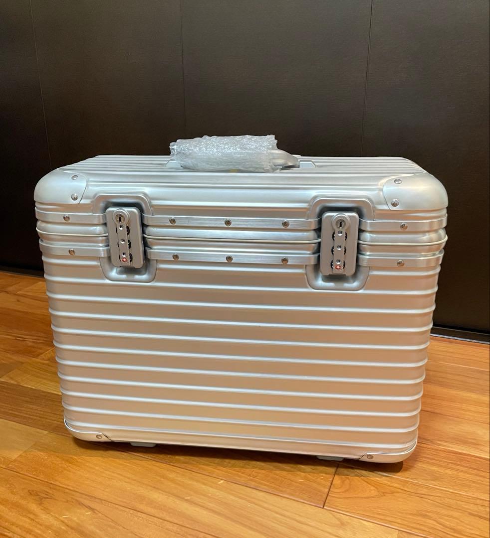 リモワ　パイロット　2輪　未使用