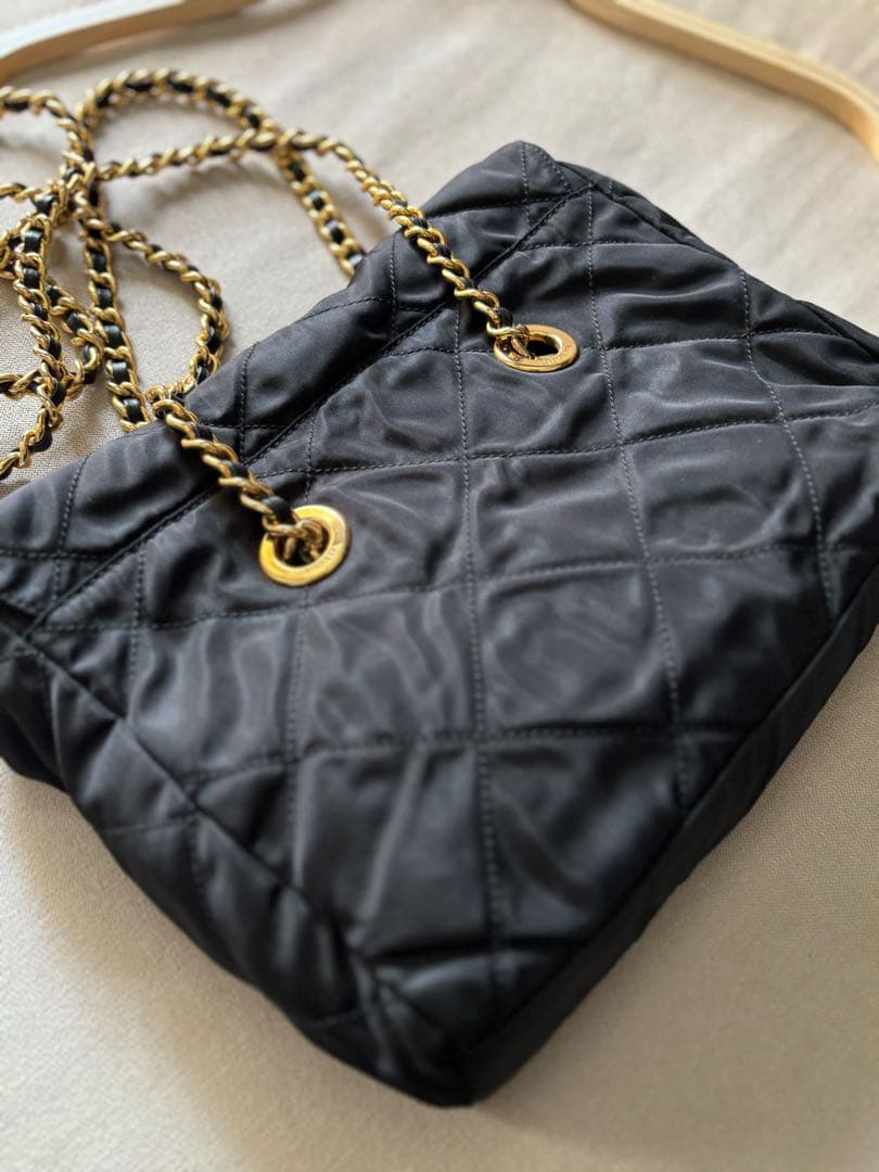 美品✨️【PRADA】 ミニチェーンショルダーバッグ ロゴ 正規品 白タグカード