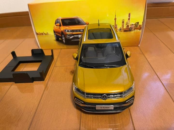 VW T-Cross 1/18ミニカー