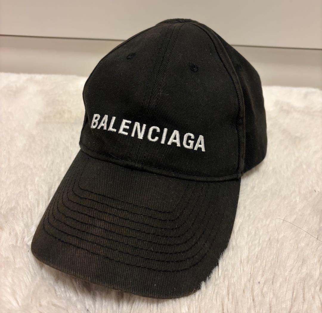 BALENCIAGA 黒 定番ロゴキャップ