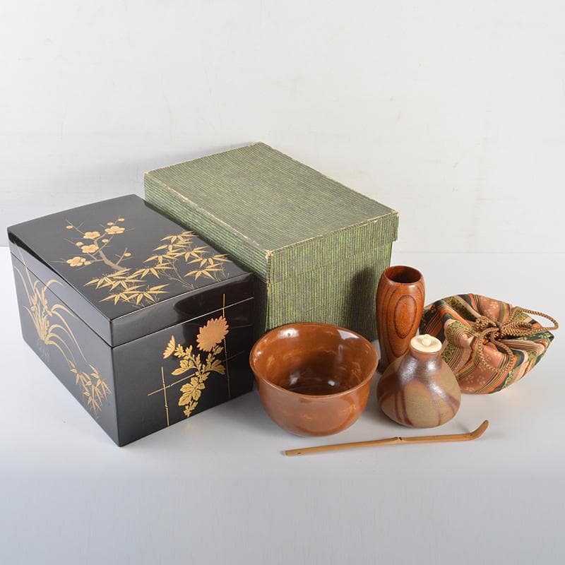 茶道具　黒漆　四君子蒔絵　茶箱　茶碗　茶入など　四点一式　仕覆付　V　R7344