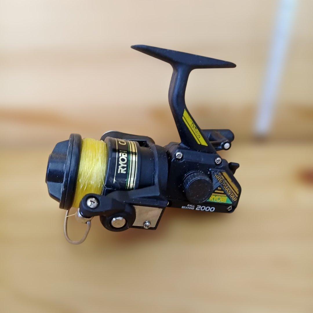 RYOBI CARBOMSTAR 2000 スピニングリール