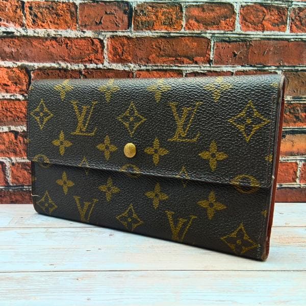 ルイヴィトン モノグラム インターナショナル 三つ折り 長財布　0065