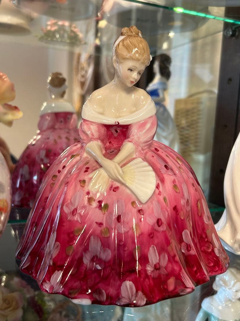 ロイヤルドルトン 人形　オブジェ　置物