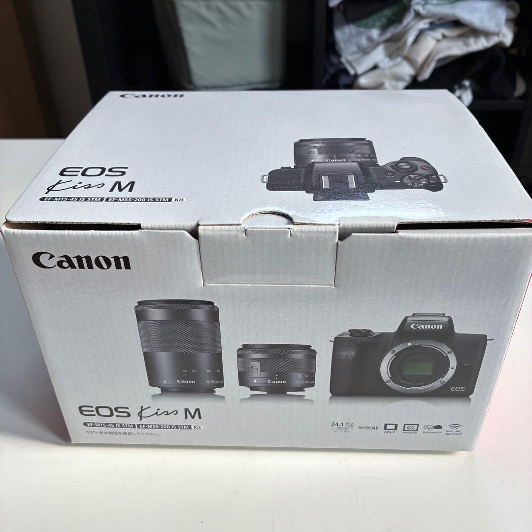 Canon EOS kiss M ミラーレス一眼レフ　レンズ2本・カメラバッグ付