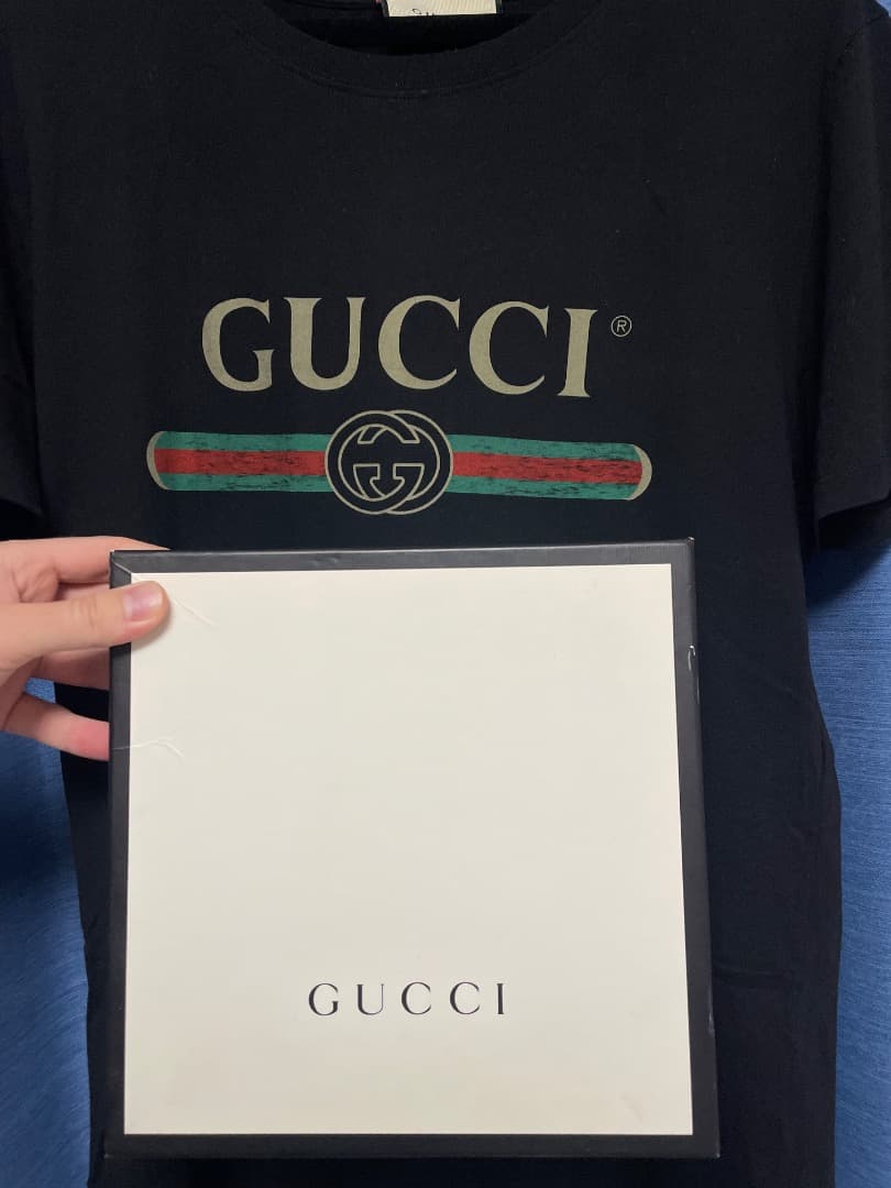 GUCCI ブラック Tシャツ（箱付き）