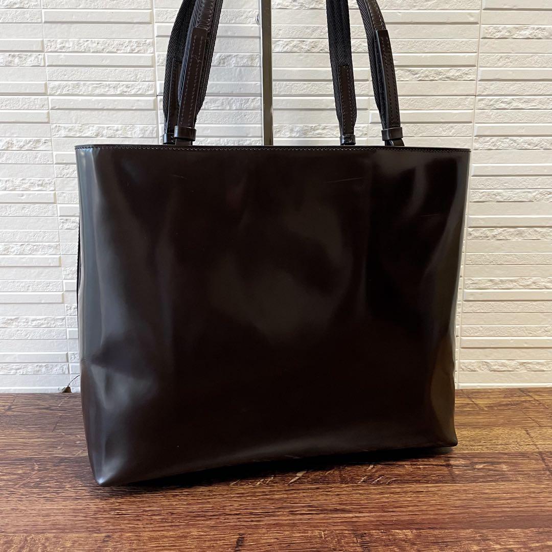 良品 プラダ エナメル パテントレザー ハンド バッグ ダークブラウン.