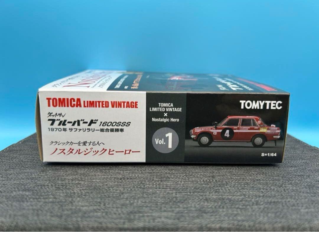 ★トミカリミテッドヴィンテージ　ノスタルジックヒーロー　ブルーバード　SSS