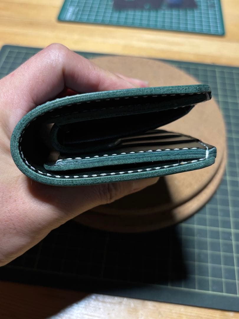 ミドルウォレット　ベルギー産　ルガト　ハンドメイド