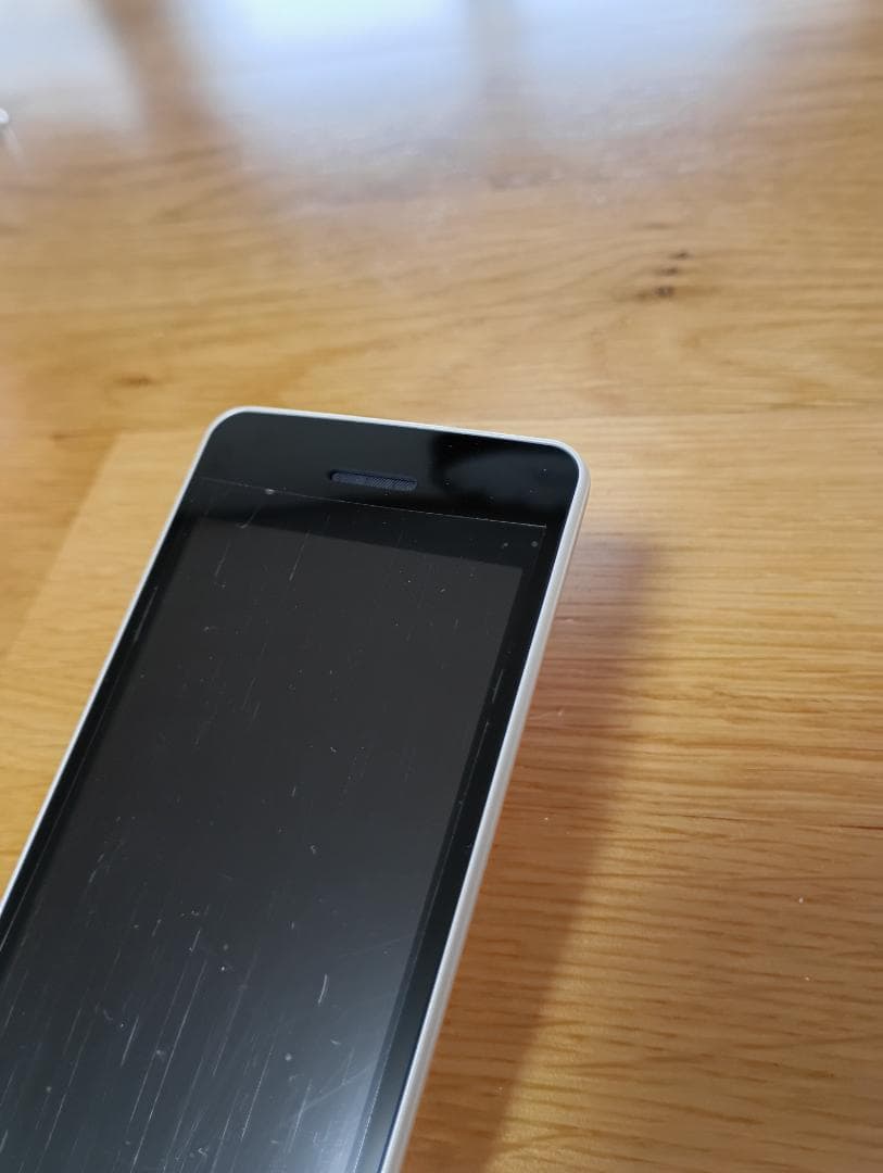 SoftBank AQUOS ケータイ４ A205SH ホワイト