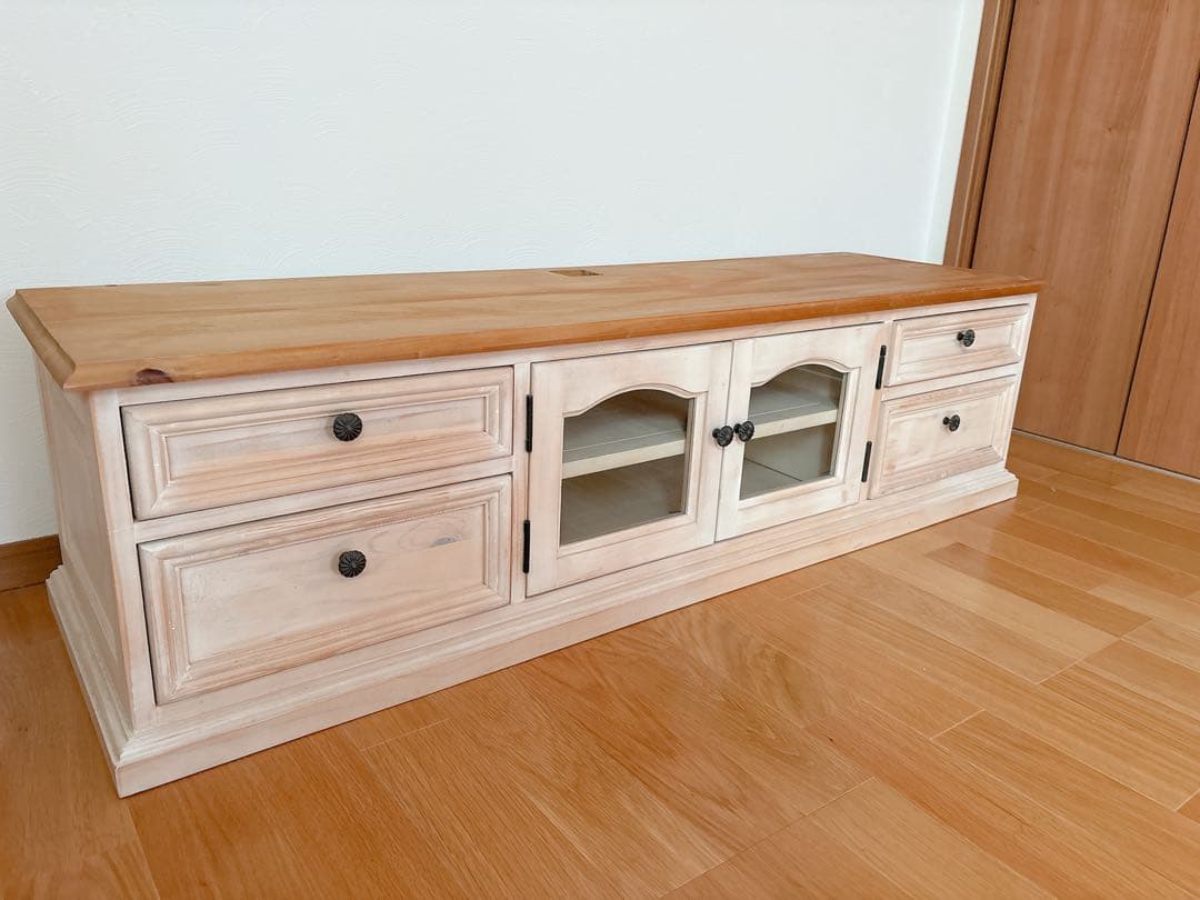 木製テレビ台 引き出し4つ ガラス扉付き　フレンチカントリー風　150センチ