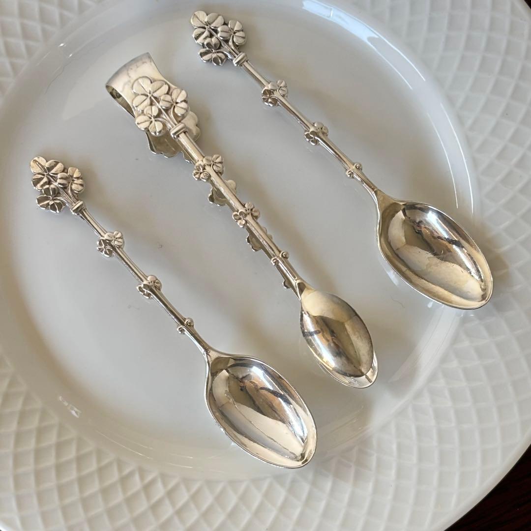 英国製　純銀　ティースプーンとシュガートング　シャムロック　クローバー