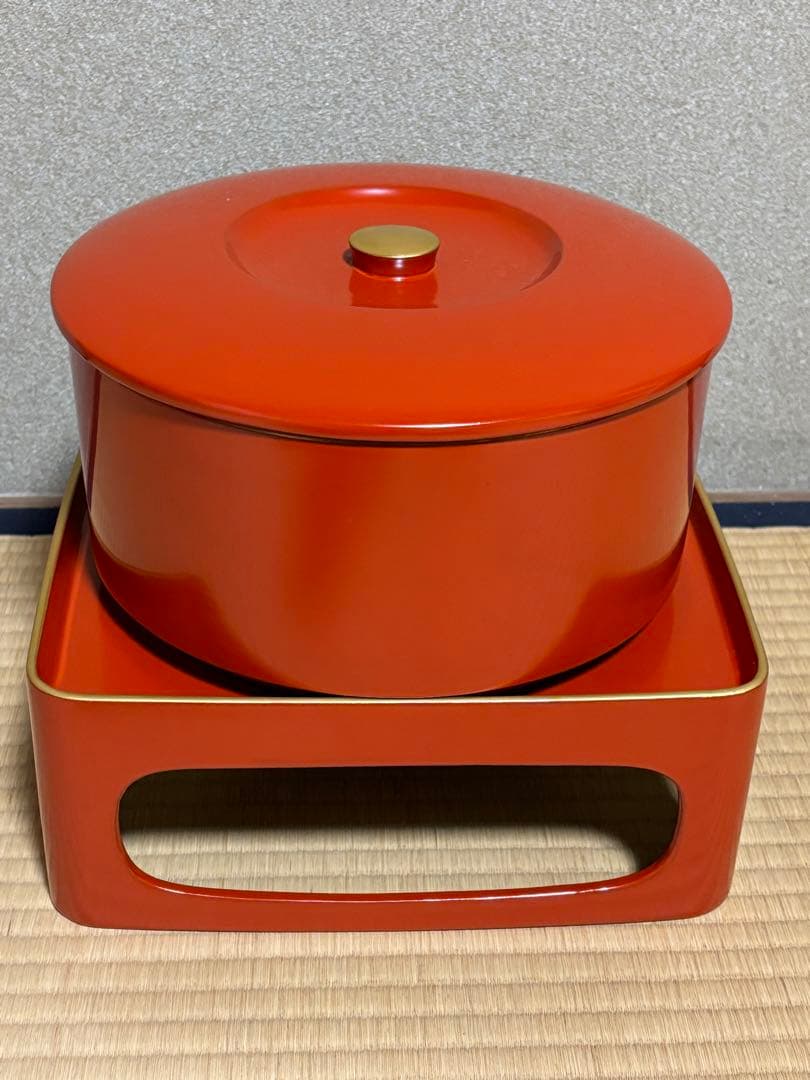 輪島塗　台付飯器　朱色　未使用