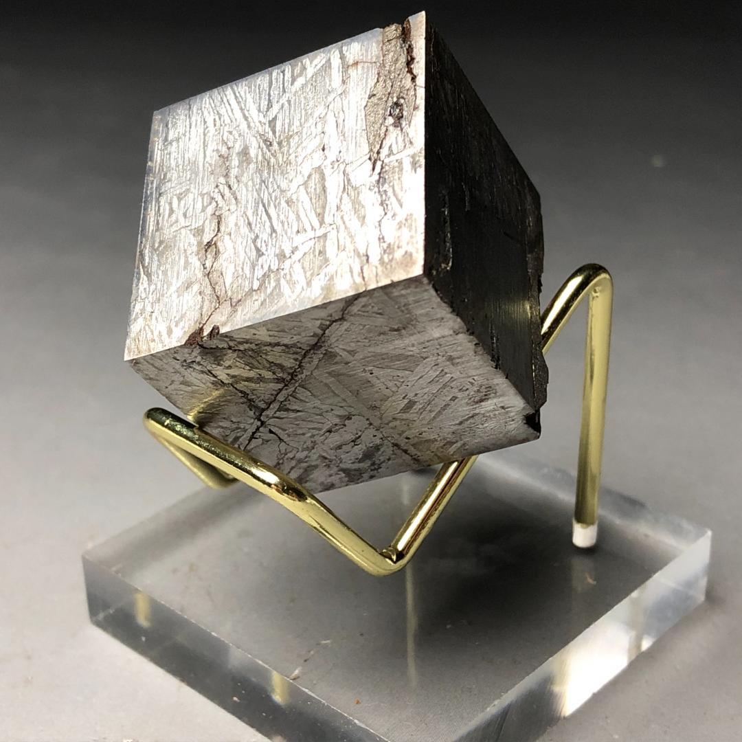 アルタイ隕石　メテオライト 立方体　 鉄隕石　重さ199ｇ