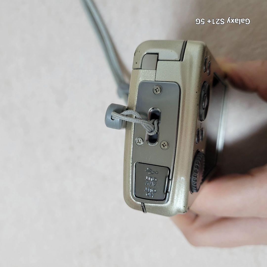 Fujifilm FinePix F200EXR シルバー中古本体のみ充電器ナシ