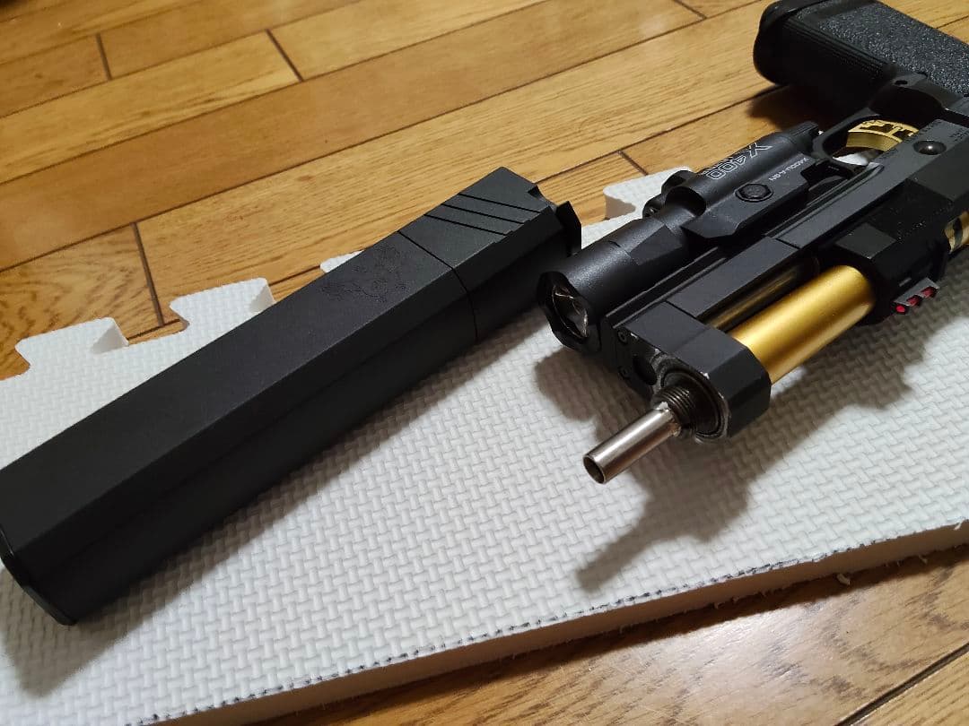 ハイキャパ　ゴールドマッチ　オスプレイサプレッサー X400ウエポンライト