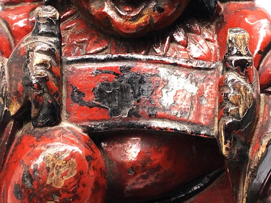 【 清朝木彫 】　巻物を見せる唐人　鑑賞ケース付き